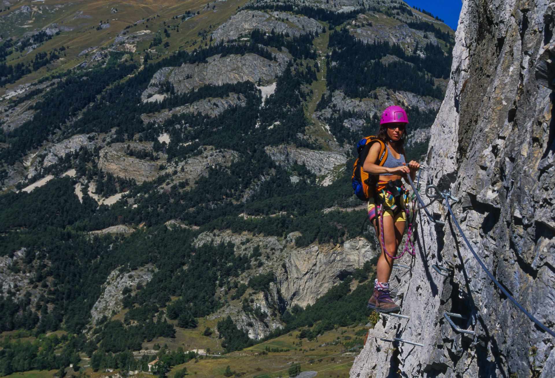 via-ferrata Image par Manosainz de Pixabay